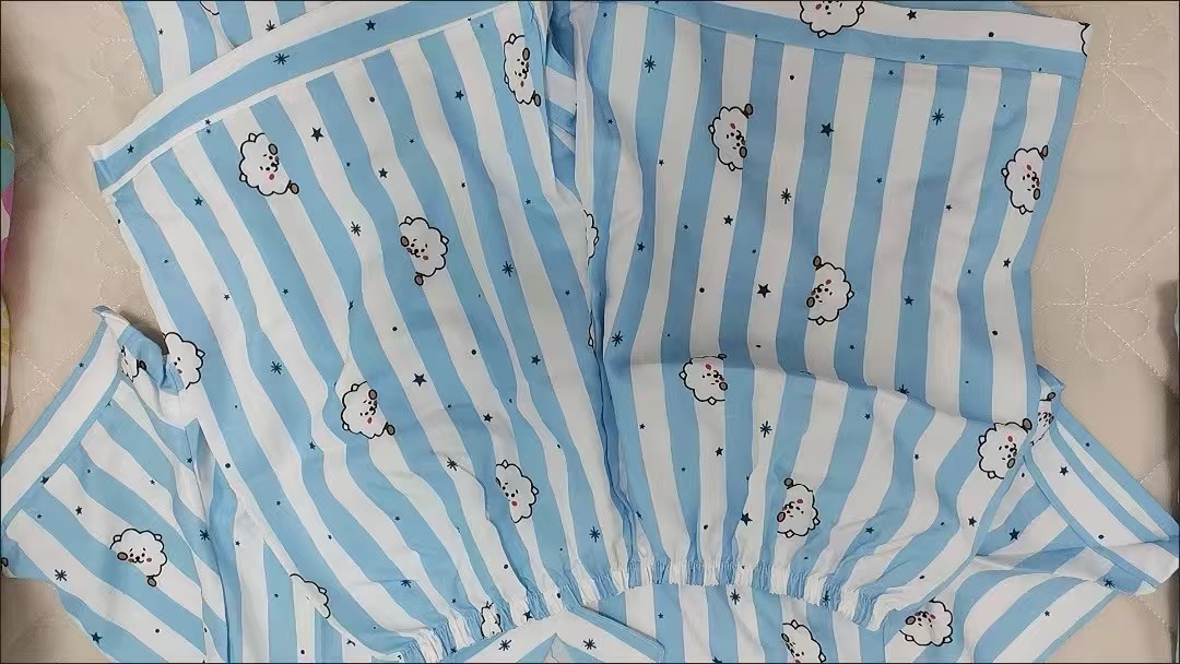 BT21 ユニセックスサマーセット半袖Tシャツ＆ショートパン - Tippet Line のレビューと価格